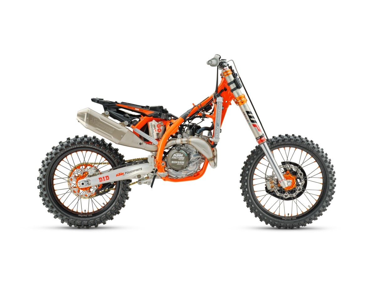 KTM presenta le nuove SX-F Factory Edition 2026